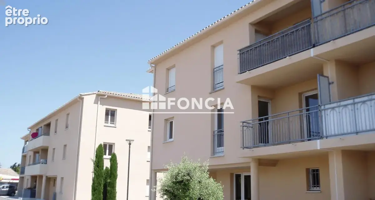 Carpentras – T3 avec terrasse et 2 parkings en résidence fermée - photo 6