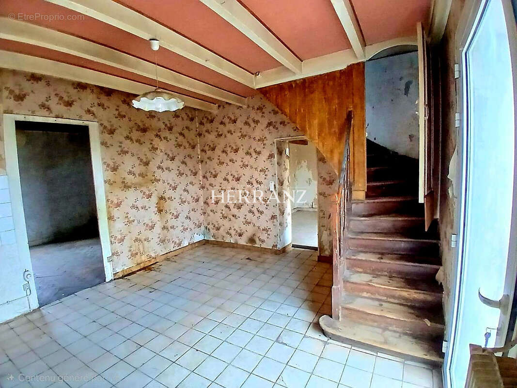 Maison à SAINT-GENES-DE-CASTILLON
