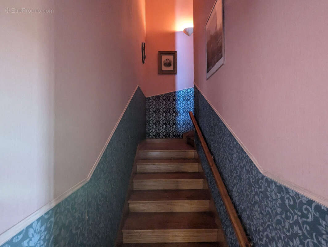 Maison à MONTGIVRAY