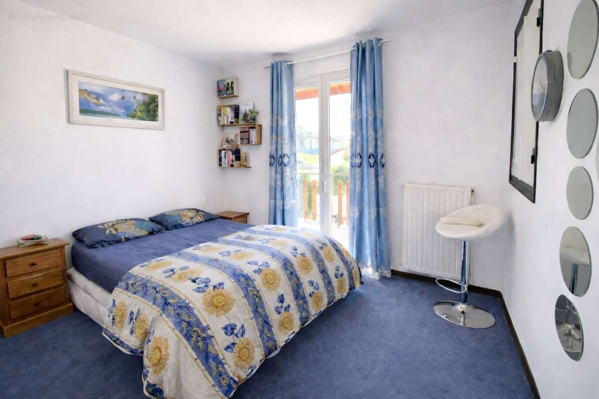 Maison familiale 140M2 ,4 Chambres ,terrain ,proche centre ville - photo 7