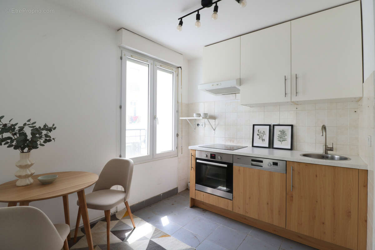Appartement Saint Denis 2 pièce(s) 40.27 m2 ( travaux a prévoir ) - photo 2