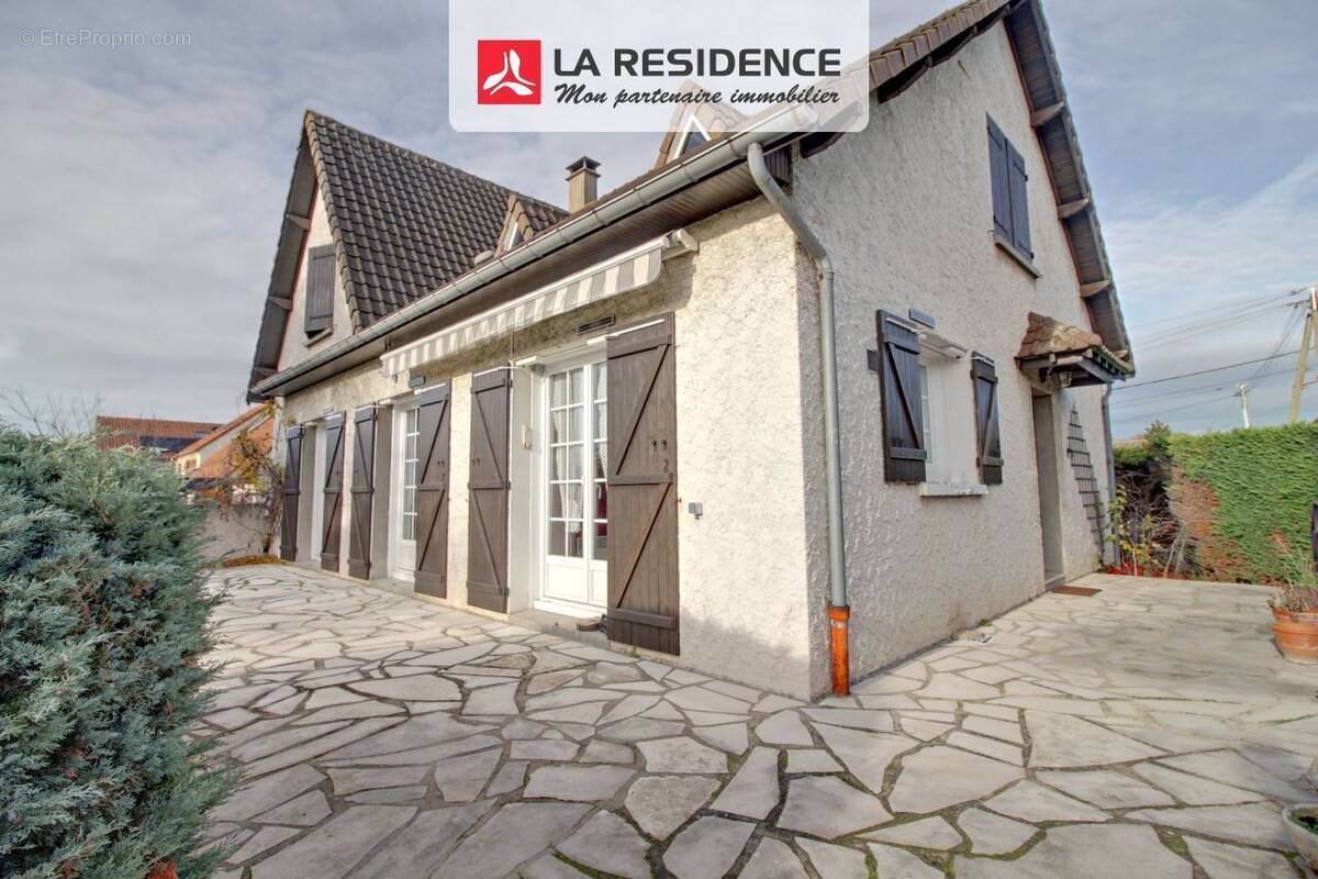 Maison à LES MUREAUX