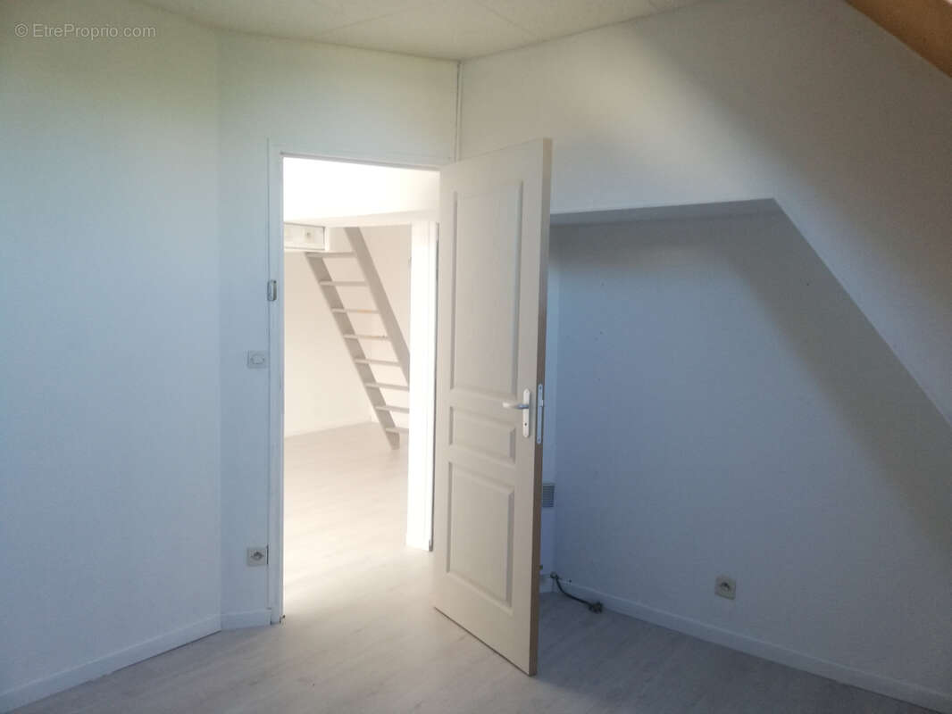 Maison à AILLANT-SUR-THOLON