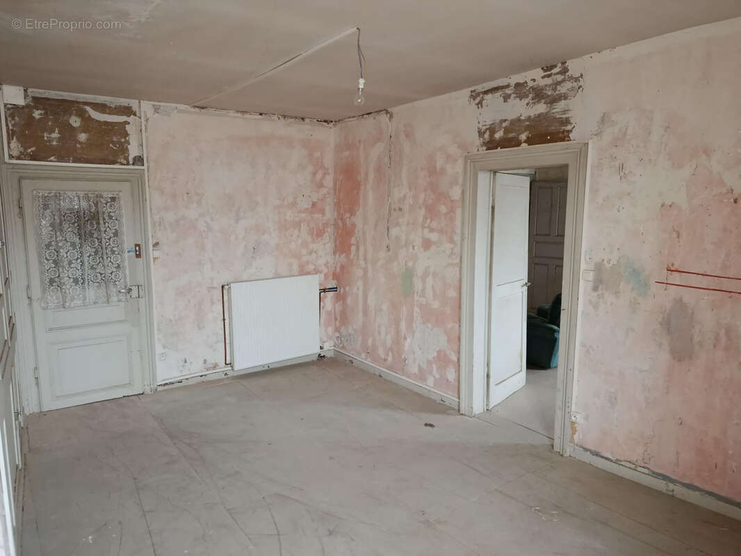 Appartement à VIC-SUR-SEILLE