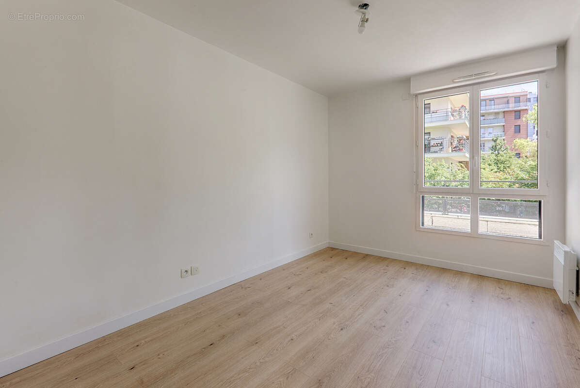 Duplex 5 pieces 118m2 avec 4 chambres et 75m2 de jardin, 2 parkings en sous-sol - photo 6