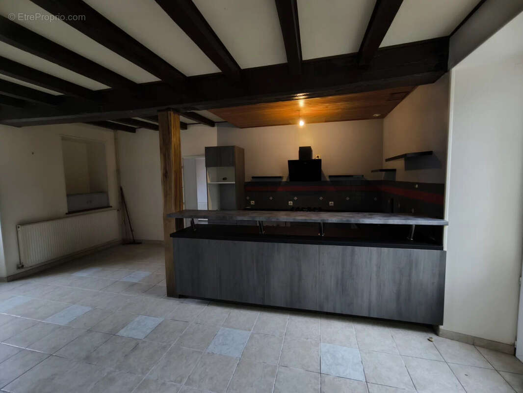 Maison 145 m² à Roumazieres-Loubert  - photo 7