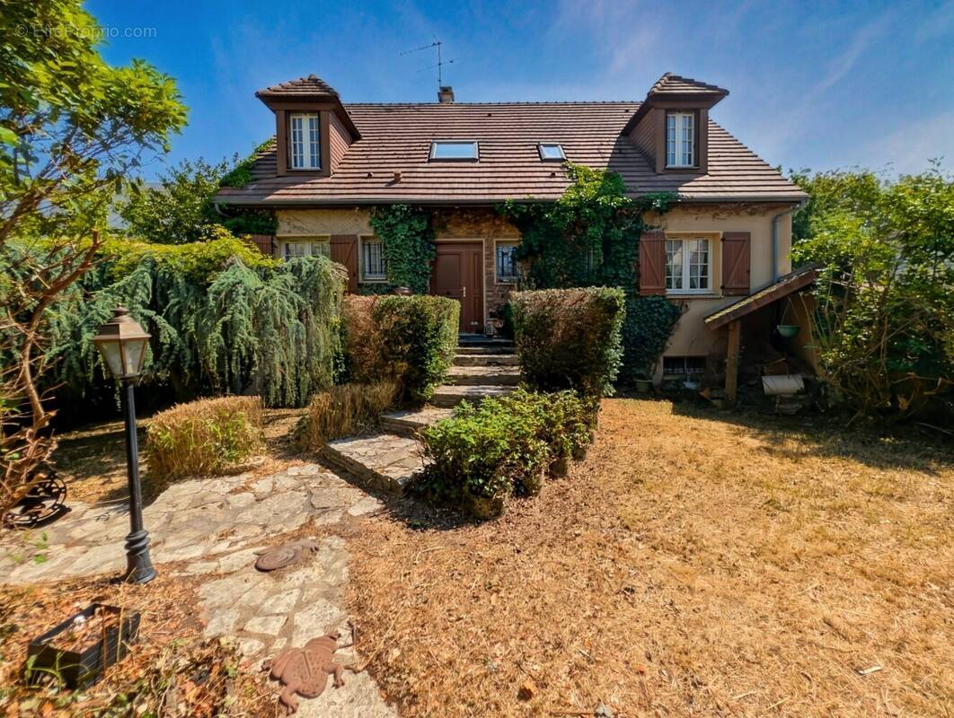 Maison à SAINT-CYR-L'ECOLE