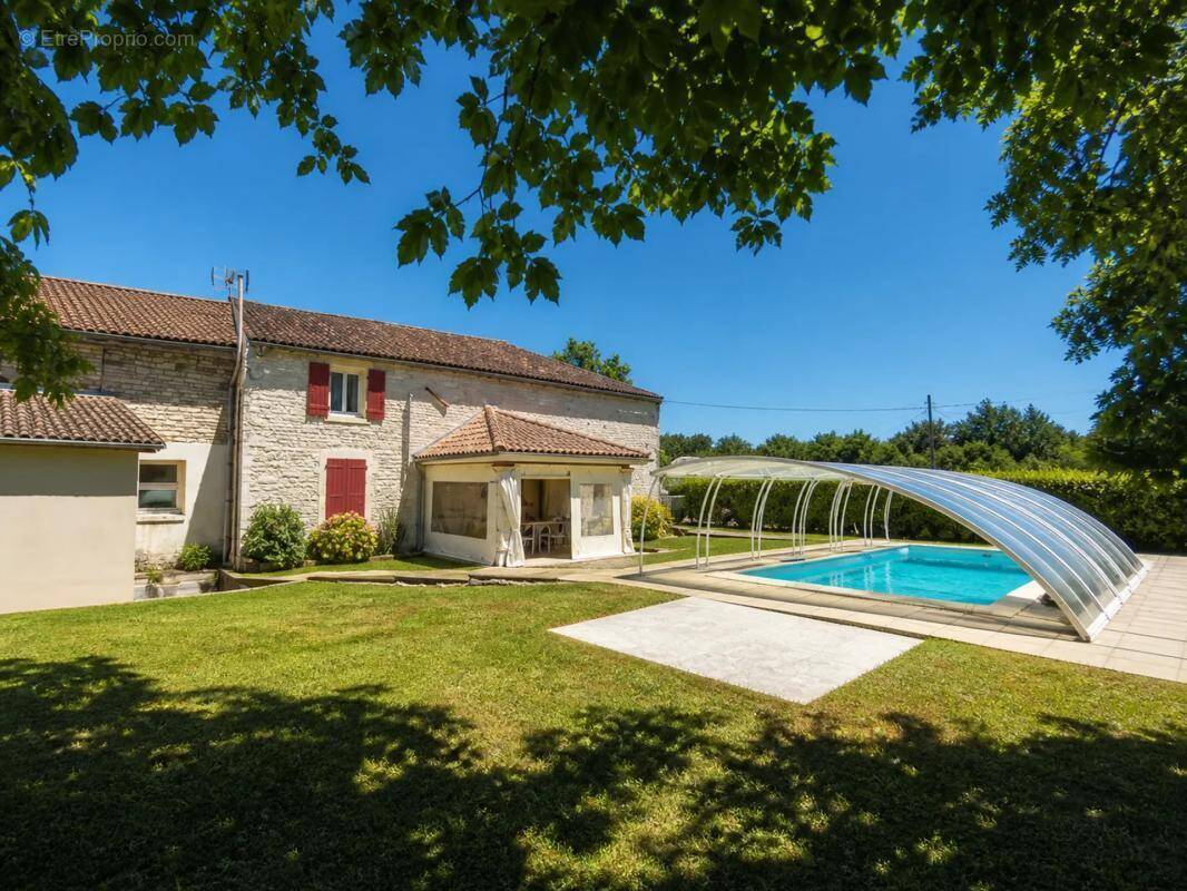 Maison à ROMAZIERES