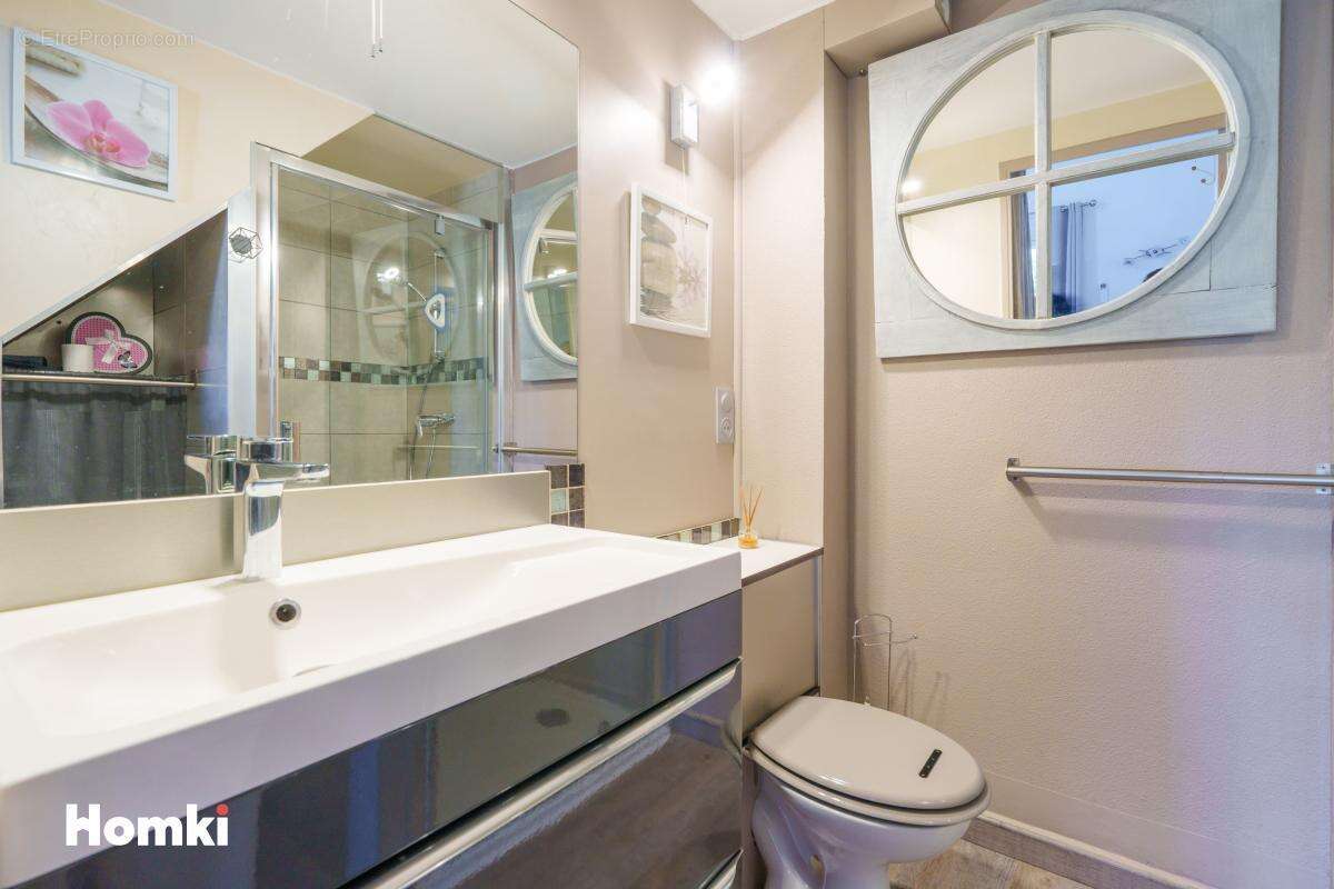 Maison à VIC-LA-GARDIOLE