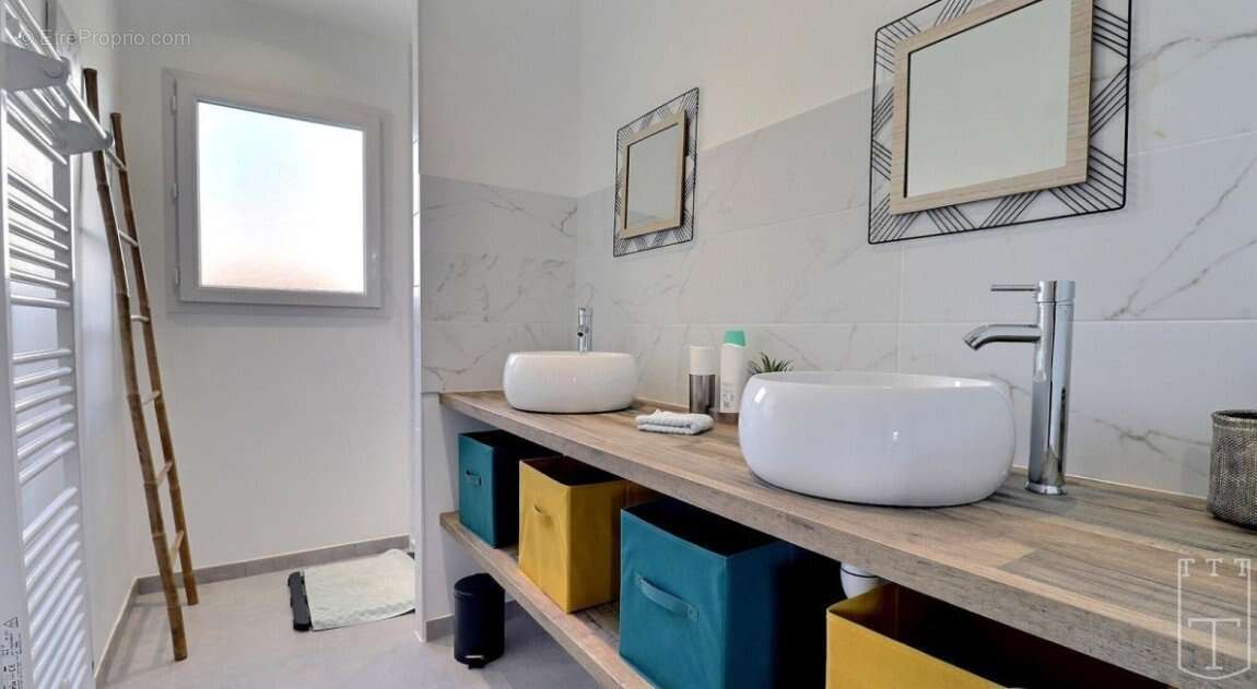 Maison à VALLON-PONT-D&#039;ARC