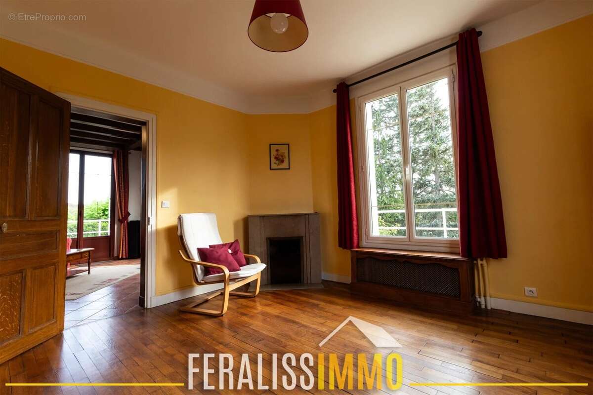 Maison à VAUX-SUR-SEINE