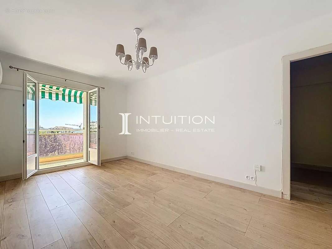 Cannes - Alexandre III : Appartement 2 pièces vue mer - photo 3