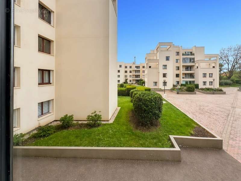Appartement à MONTIGNY-LE-BRETONNEUX