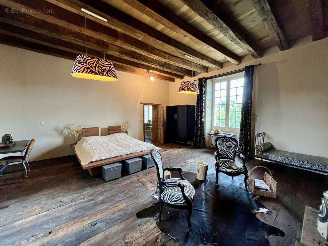 Maison à LUCHAPT