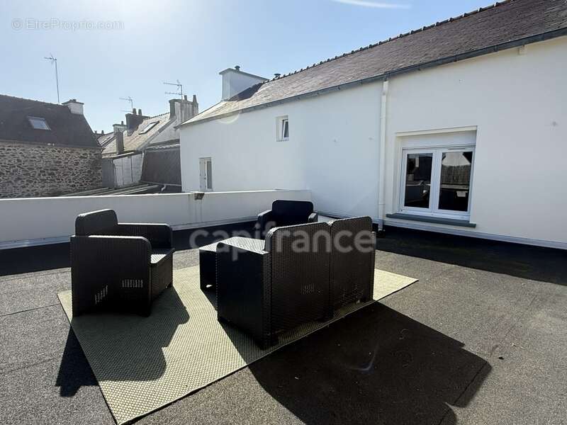 Maison à LE RELECQ-KERHUON