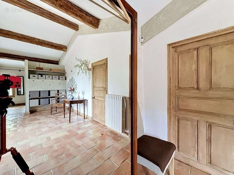 Mas de Charme en Camargue – 3 Habitations, Dépendances et Piscine - photo 18