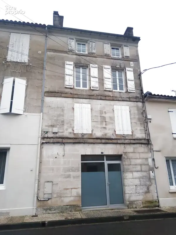 Maison à HIERSAC