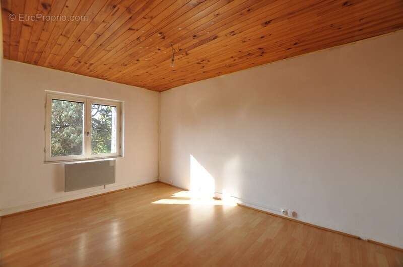 Maison à LAPEYROUSE-MORNAY