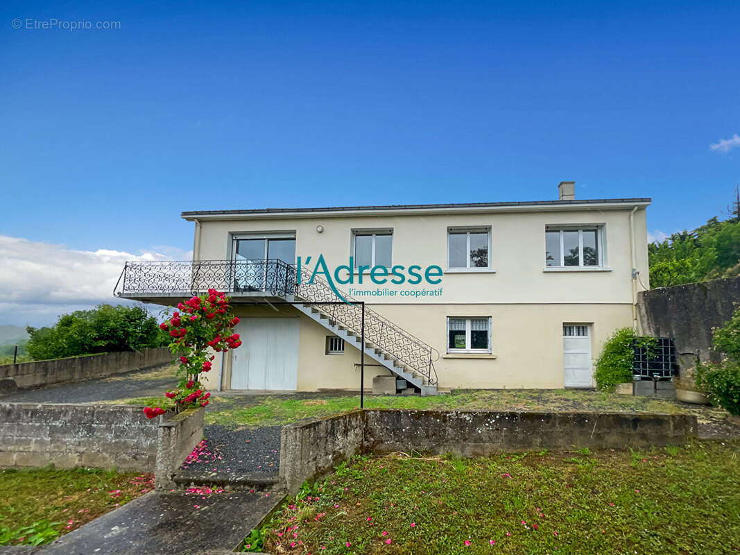 Maison à MONTREVAULT