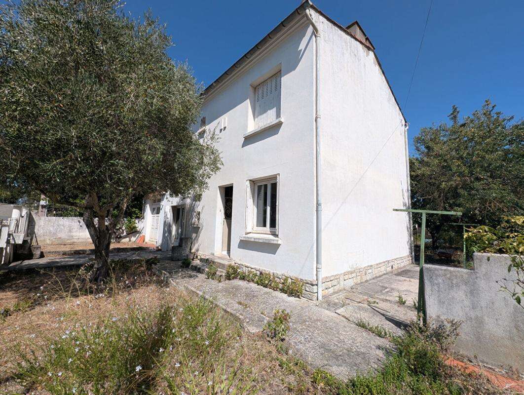 Villa T 5 Centre ville Castelandary avec jardin et garage - photo 3