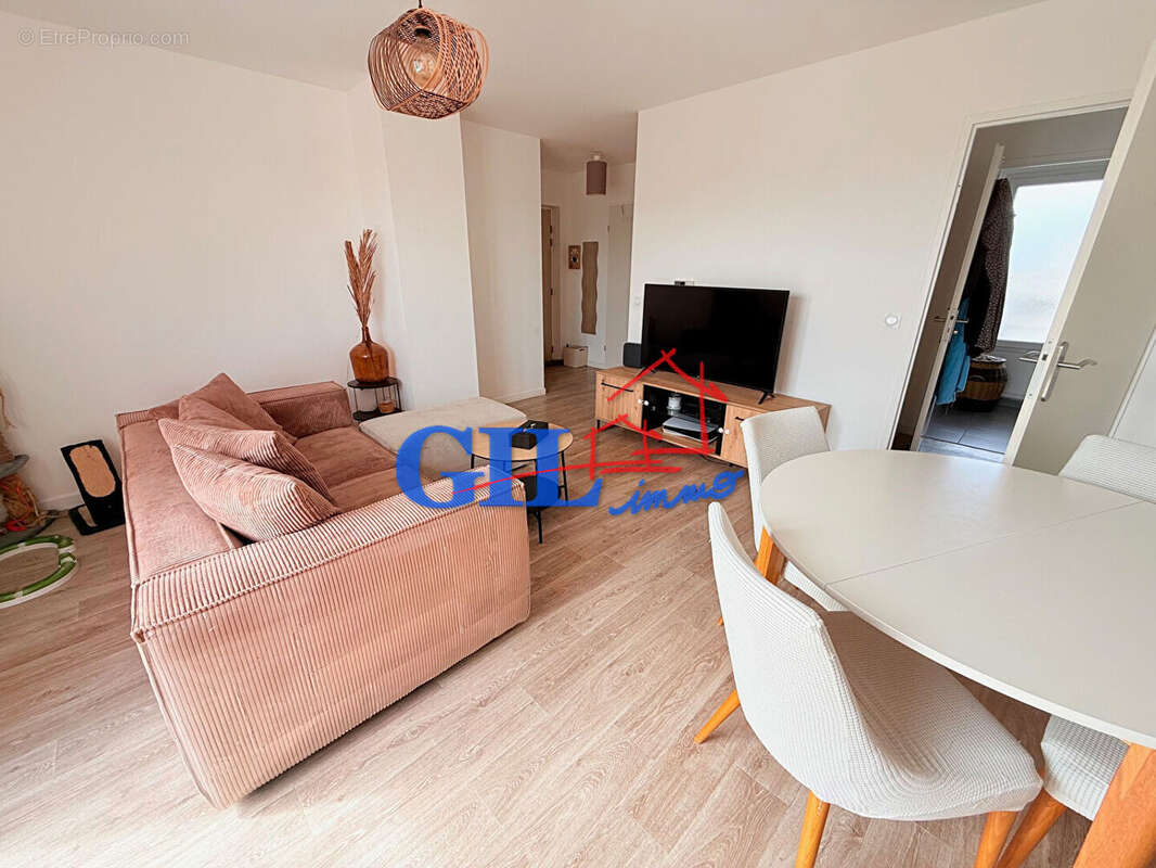 Appartement à VERT-SAINT-DENIS