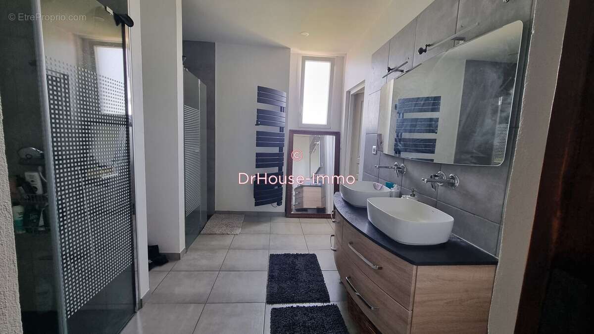 Maison 203 m² à Saint-Brice  - photo 15