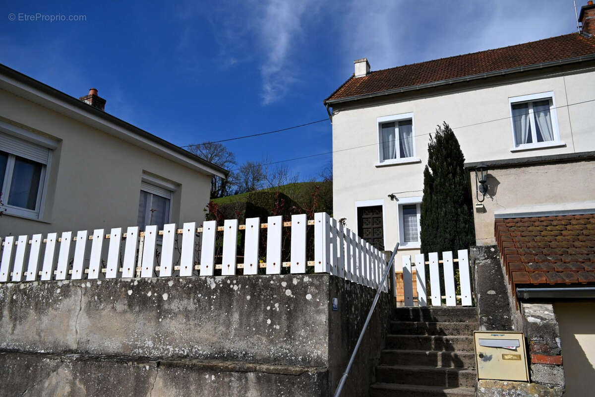 Maison à GUEUGNON