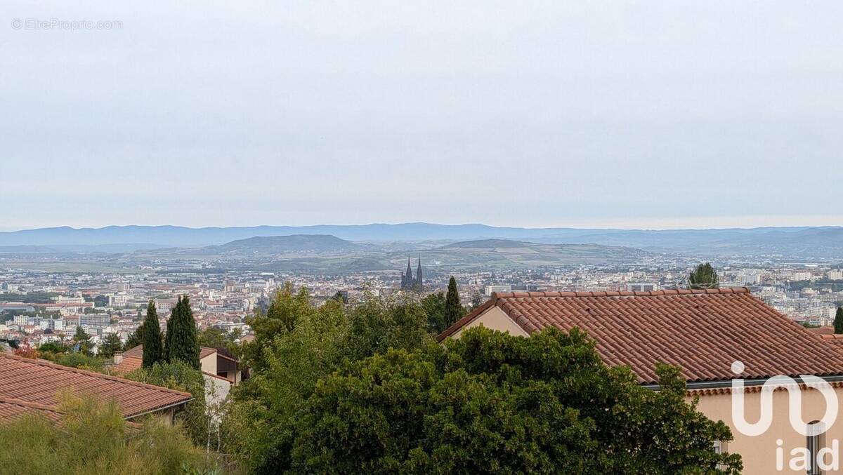 Photo 1 - Maison à CHAMALIERES