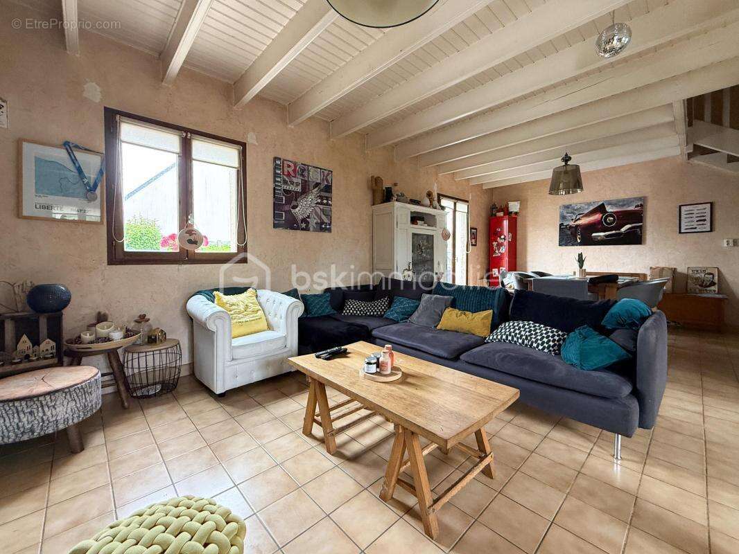 Maison à KERLOUAN