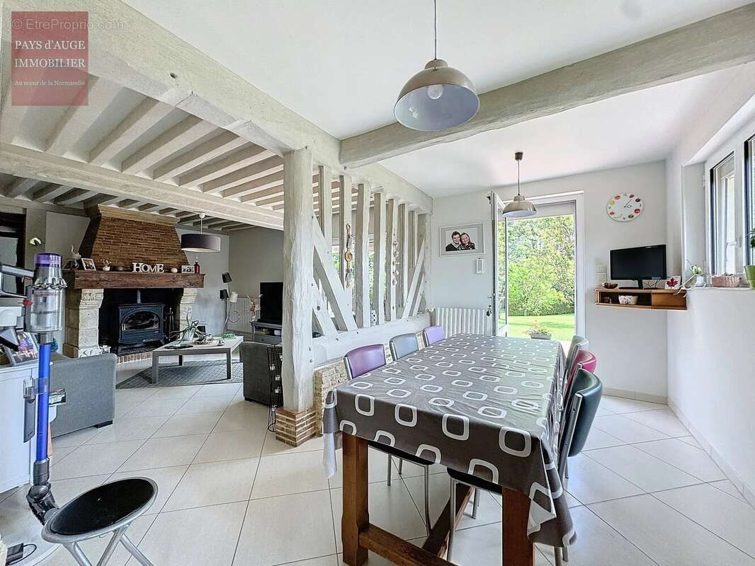 Maison à SAINT-PIERRE-SUR-DIVES