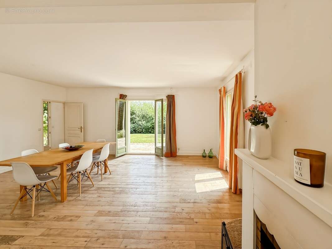 Élégante propriété familiale de 192 m² avec 6 chambres au cœur de Tutégny - photo 2