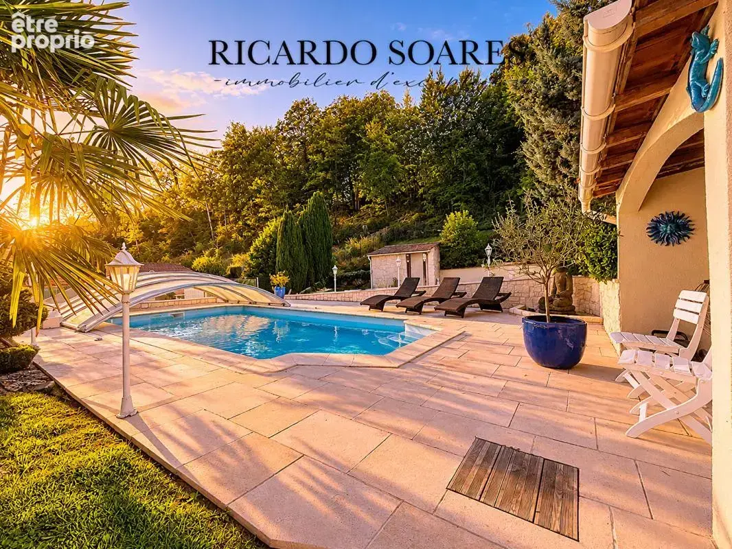 60700 pont-sainte-maxence - maison familiale 195 m² au sol / 4/5 chambres / piscine / dépendance 50 m² / terrain 1876 m² - photo 2