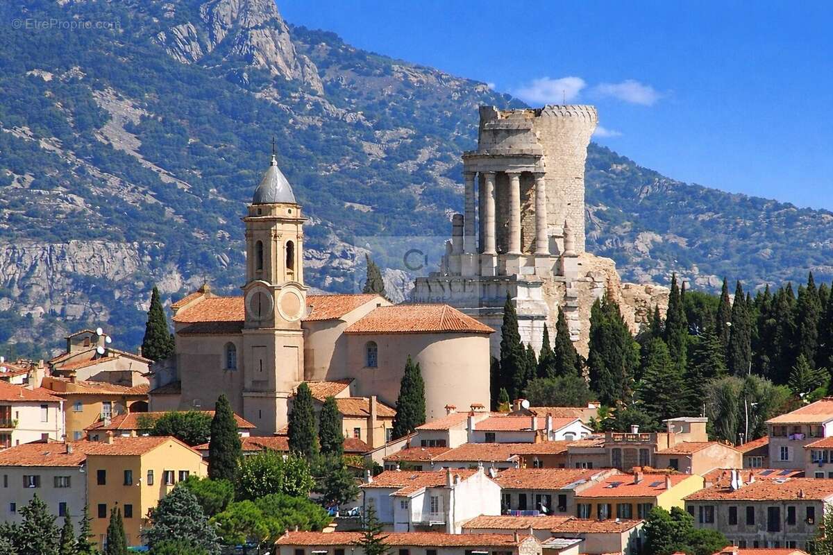 Appartement à LA TURBIE