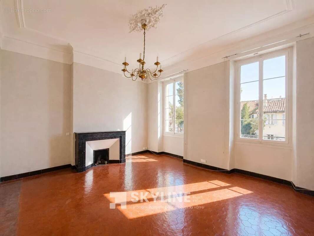 Appartement à MARSEILLE-6E
