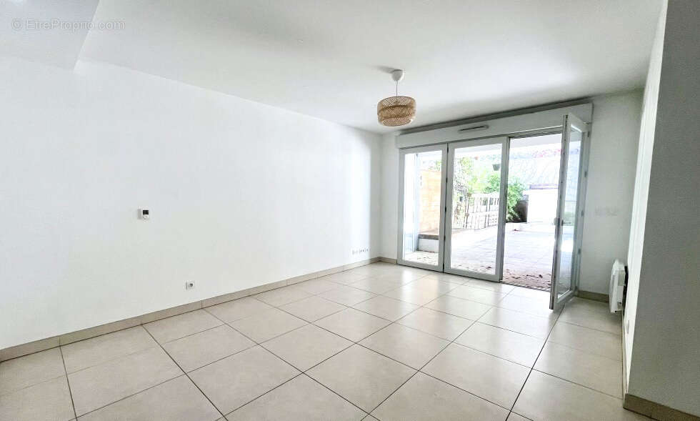 Appartement à MARSEILLE-4E