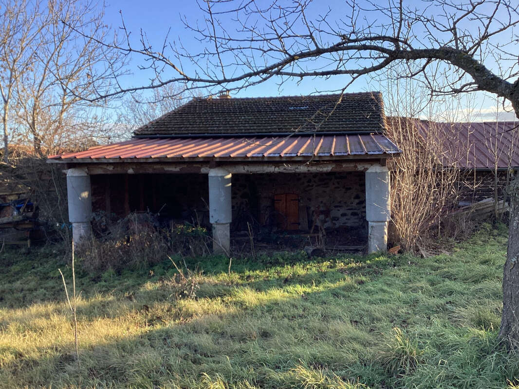 Ferme avec dépendances A RENOVER - sur terrain d'env 1200 m2 - photo 12