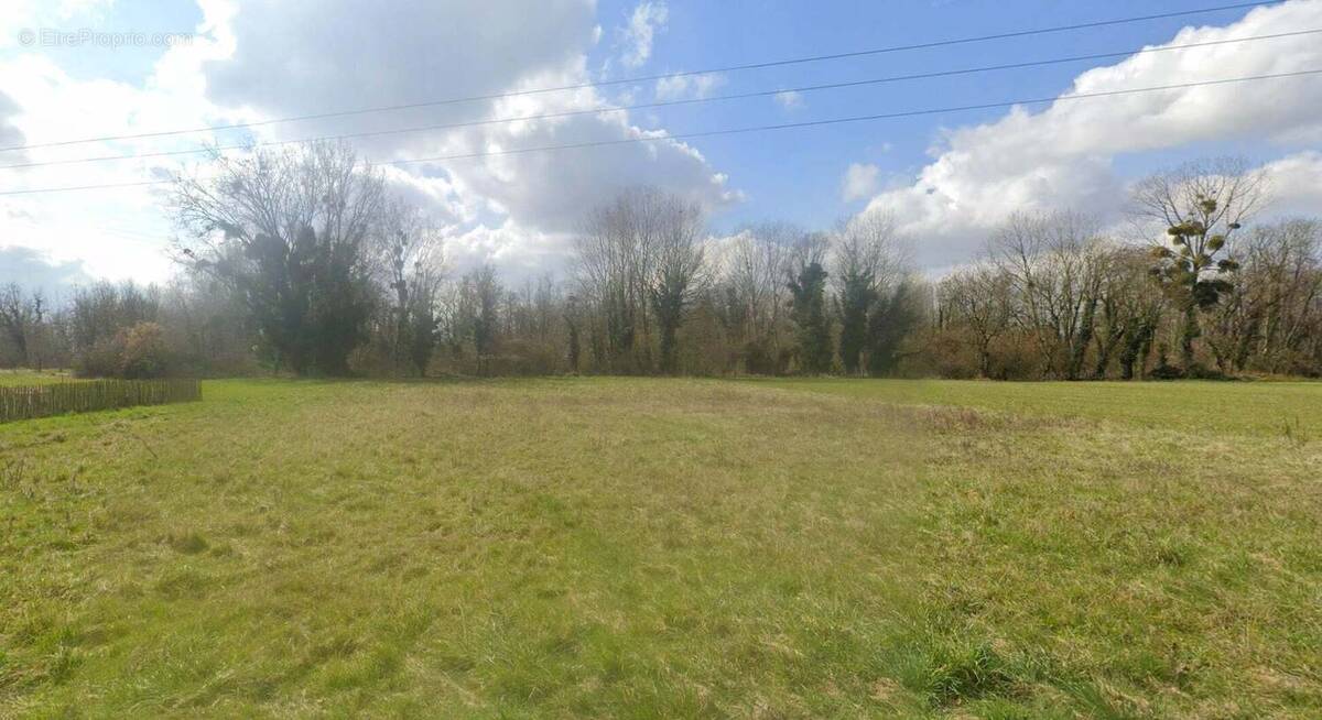 Terrain à PLEURS