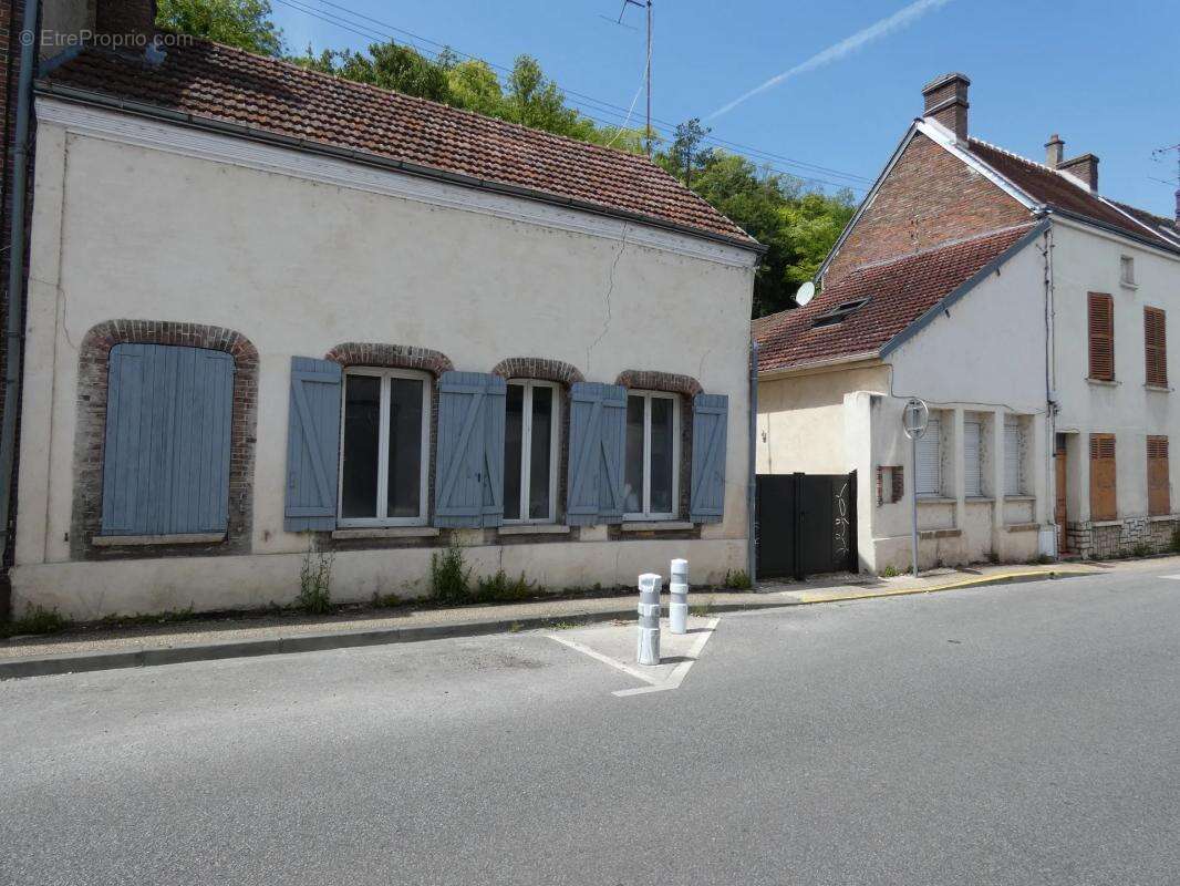 Maison à IVRY-LA-BATAILLE