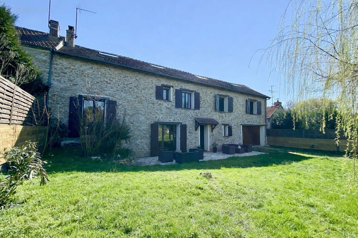 Maison à THOIRY
