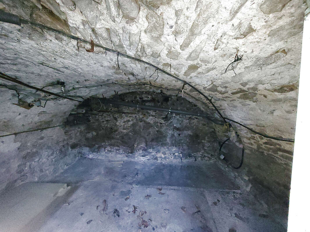 Maison à CASTANET-LE-HAUT