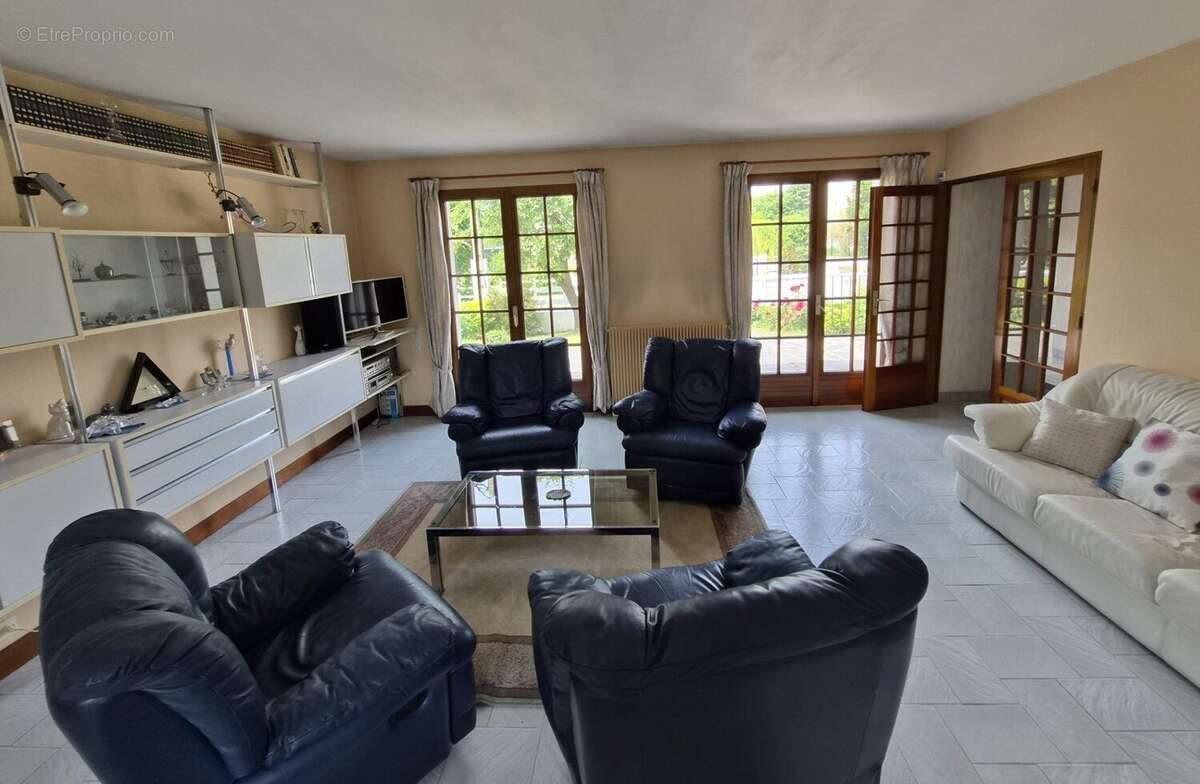 Maison à LA FRETTE-SUR-SEINE