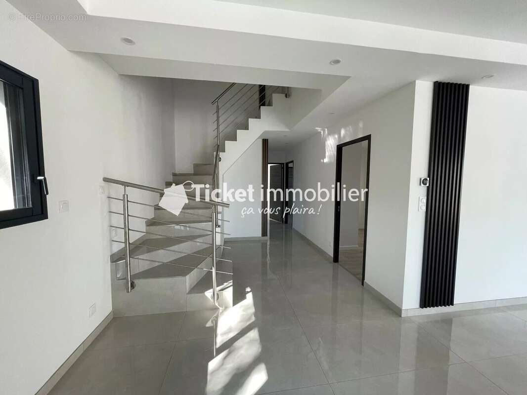  Maison contemporaine d'exception avec piscine - photo 8