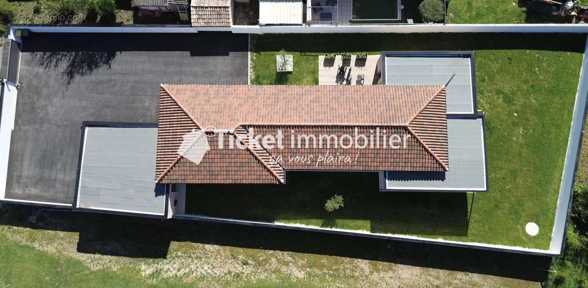 Maison à LA SALVETAT-SAINT-GILLES