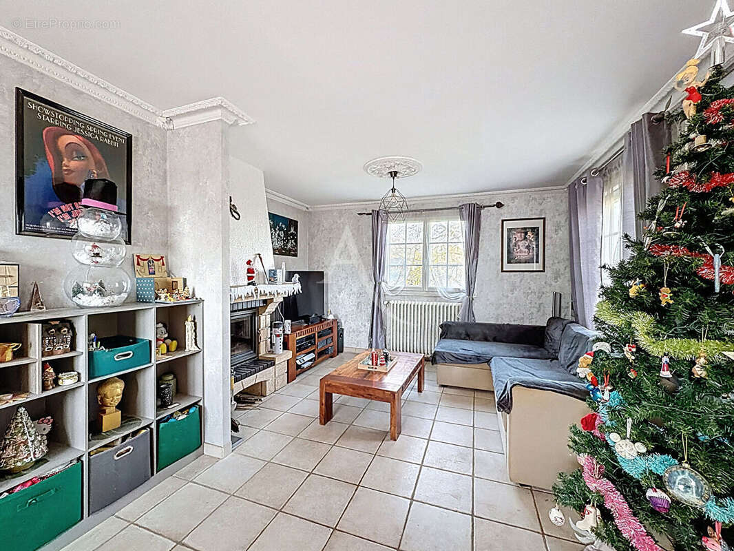 Maison à VILLIERS-SUR-MORIN