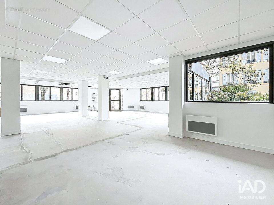 Photo 4 - Commerce à LES LILAS