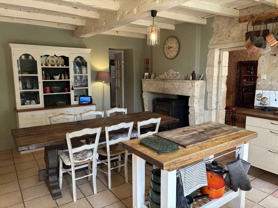 Maison à AUBETERRE-SUR-DRONNE