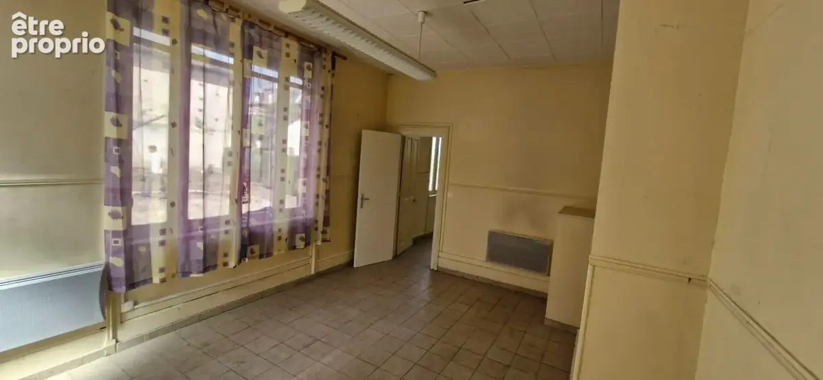 Maison à vendre - Yvetot Centre - 194 m² - 4 chambres - Sous-sol, 3 garages et terrain - photo 9