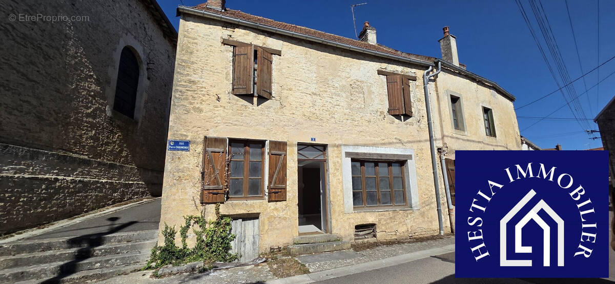 Maison à SAINTE-COLOMBE-SUR-SEINE