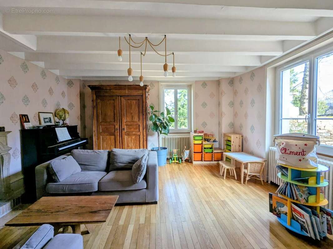 Maison 225 m² à Hurigny  - photo 4
