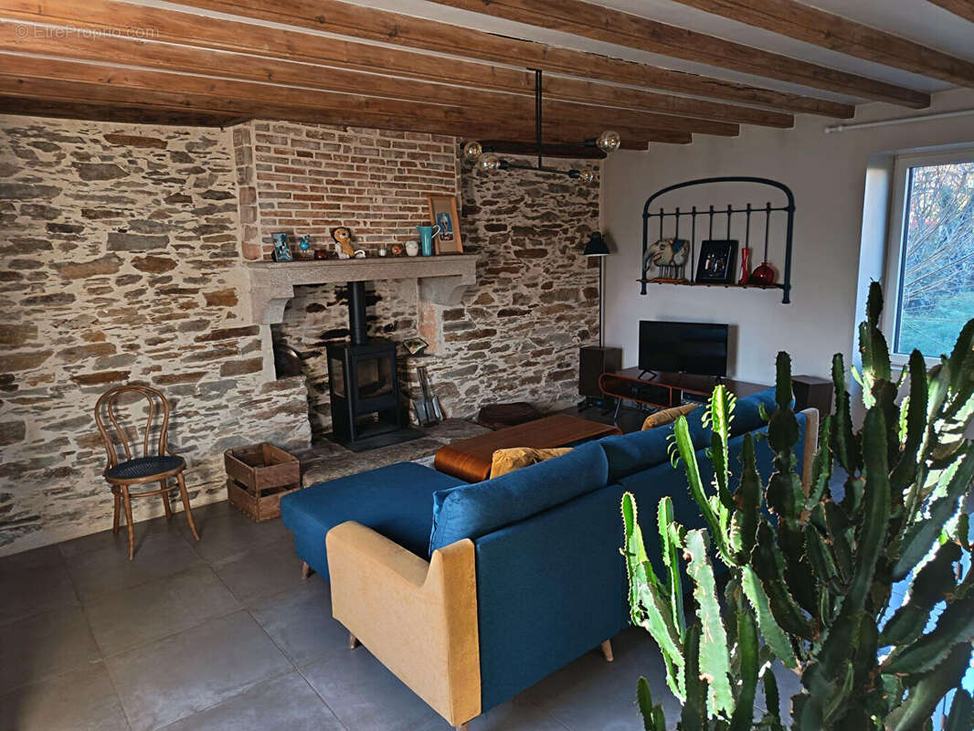 Maison à SAINT-ETIENNE-DE-MER-MORTE